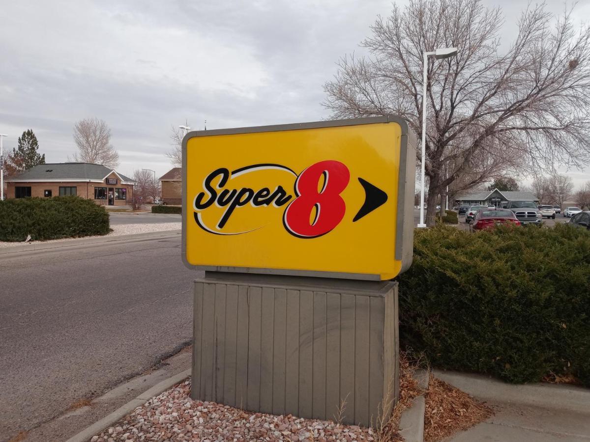 Super 8 By Wyndham Windsor Hotel Luaran gambar