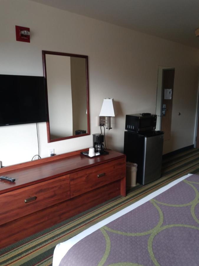 Super 8 By Wyndham Windsor Hotel Luaran gambar