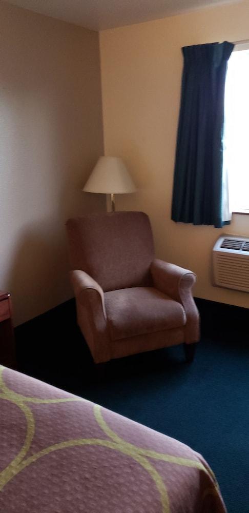 Super 8 By Wyndham Windsor Hotel Luaran gambar