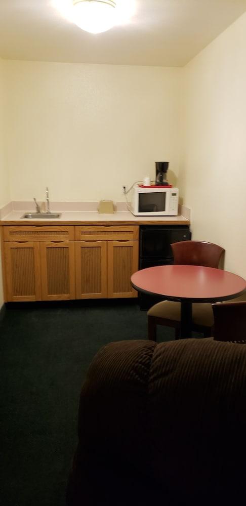 Super 8 By Wyndham Windsor Hotel Luaran gambar