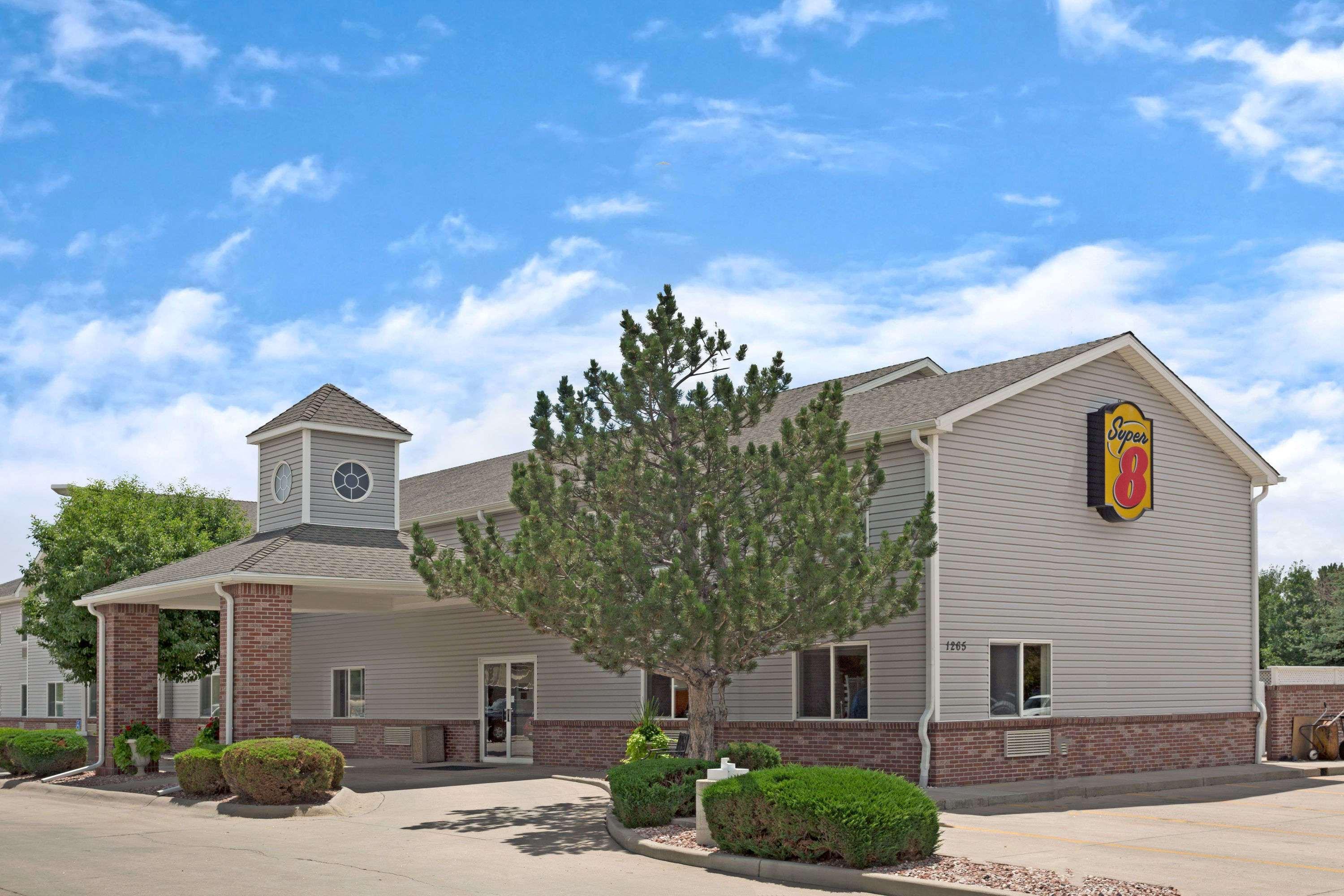Super 8 By Wyndham Windsor Hotel Luaran gambar